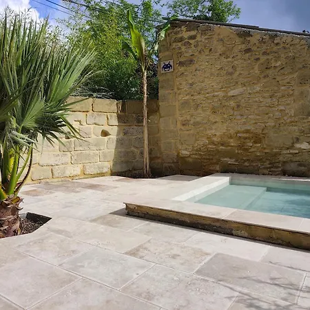 Des 2 Tilleuls De Charme Proche Uzes Apartamento